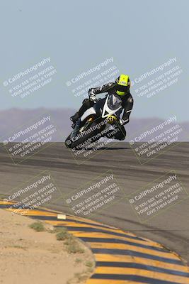 media/Oct-08-2023-CVMA (Sun) [[dbfe88ae3c]]/Race 3 Amateur Supersport Middleweight/